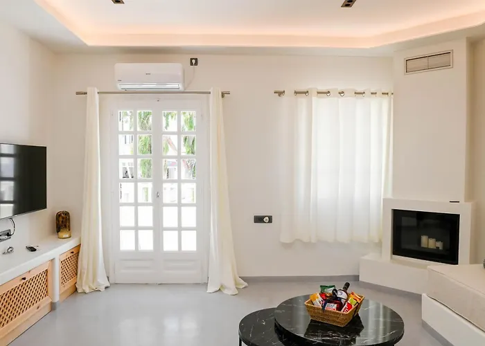 Apartman Omnia Fíra